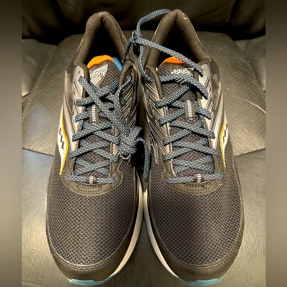 Saucony Men’s 13 Wide Sneakers